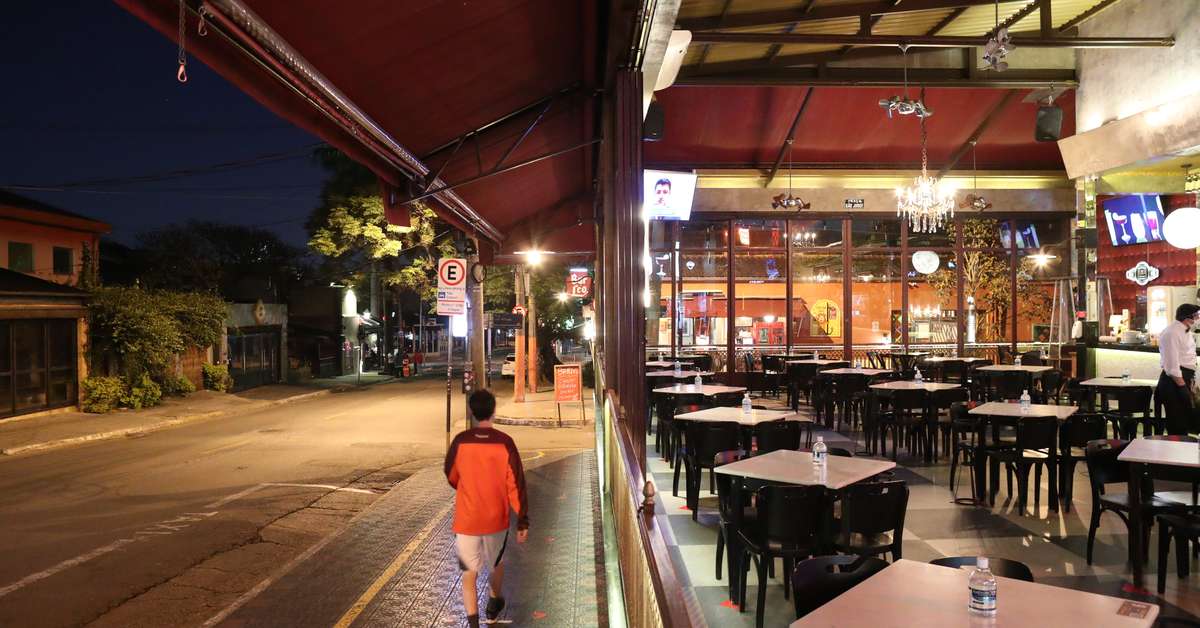 75 bares e restaurantes são interditados em São Paulo