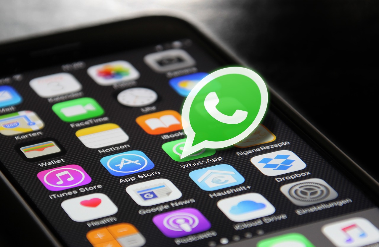 Registro de ponto por WhatsApp? Conheça a nova onda do RH - SINDEPRESTEM